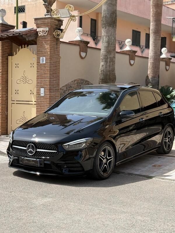 Nero Usata 2025 Mercedes B200 AMG Line Premium Monovolume | 25.999 € (Ottimo prezzo) - Immagine 1/4