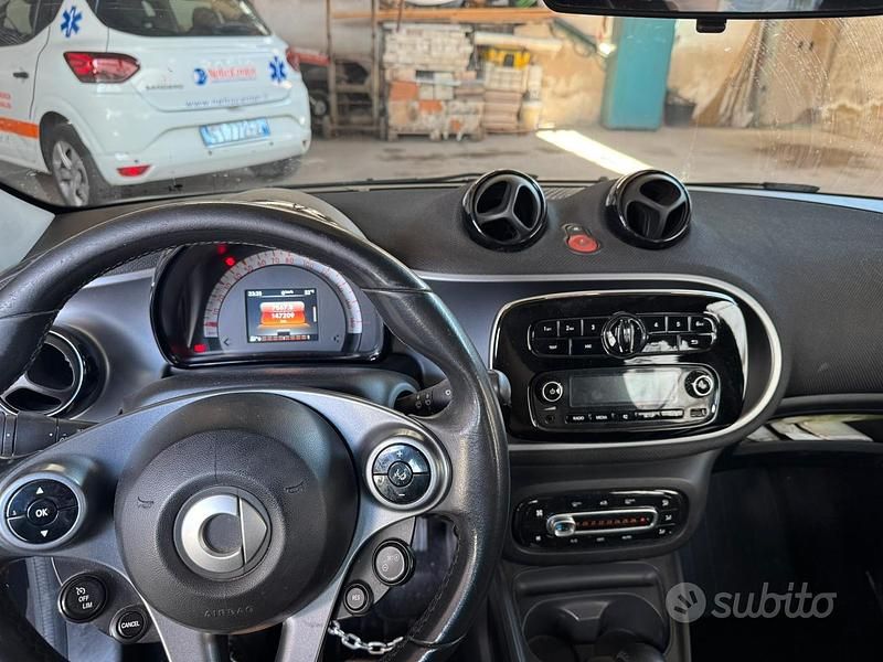 Usata 2018 Smart ForTwo Coupé Utilitaria | 7500 € - Immagine 1/4