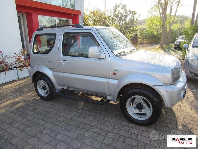 Usata Suzuki Jimny 82 CV (60 kW) 2003 Grigio SUV
