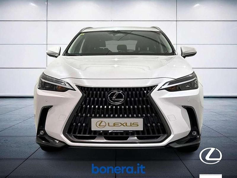 Usata Lexus NX200t 309 CV (227 kW) 2023 Pearl white SUV
