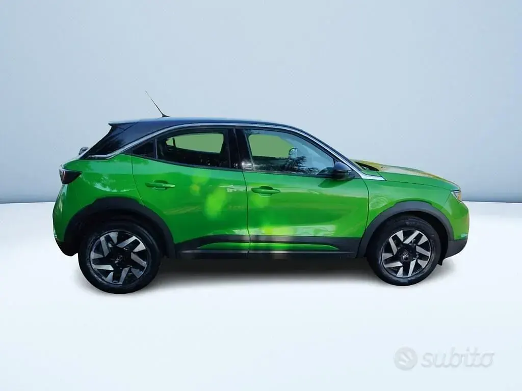 Usata Opel Mokka Elegance 131 CV (96 kW) 2021 Verde metallizzato SUV