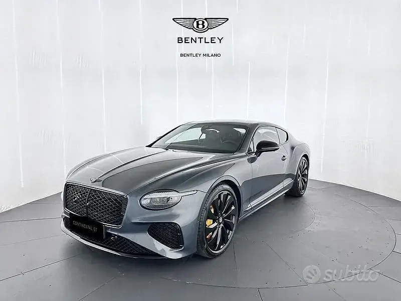 Usata Bentley Continental 519 CV (381 kW) 2025 Grigio Coupé