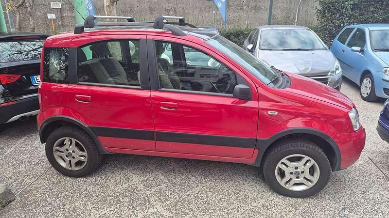 Usata Fiat Panda 4x4 Climbing 69 CV (50 kW) 2007 Rosso Utilitaria