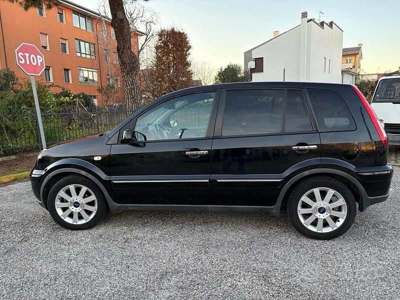 Usata Ford Fusion 2009 Nero Utilitaria