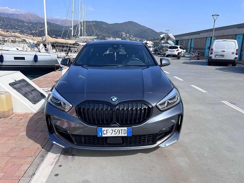 Usata BMW 116 M Sport 116 CV (85 kW) 2021 Grigio Utilitaria