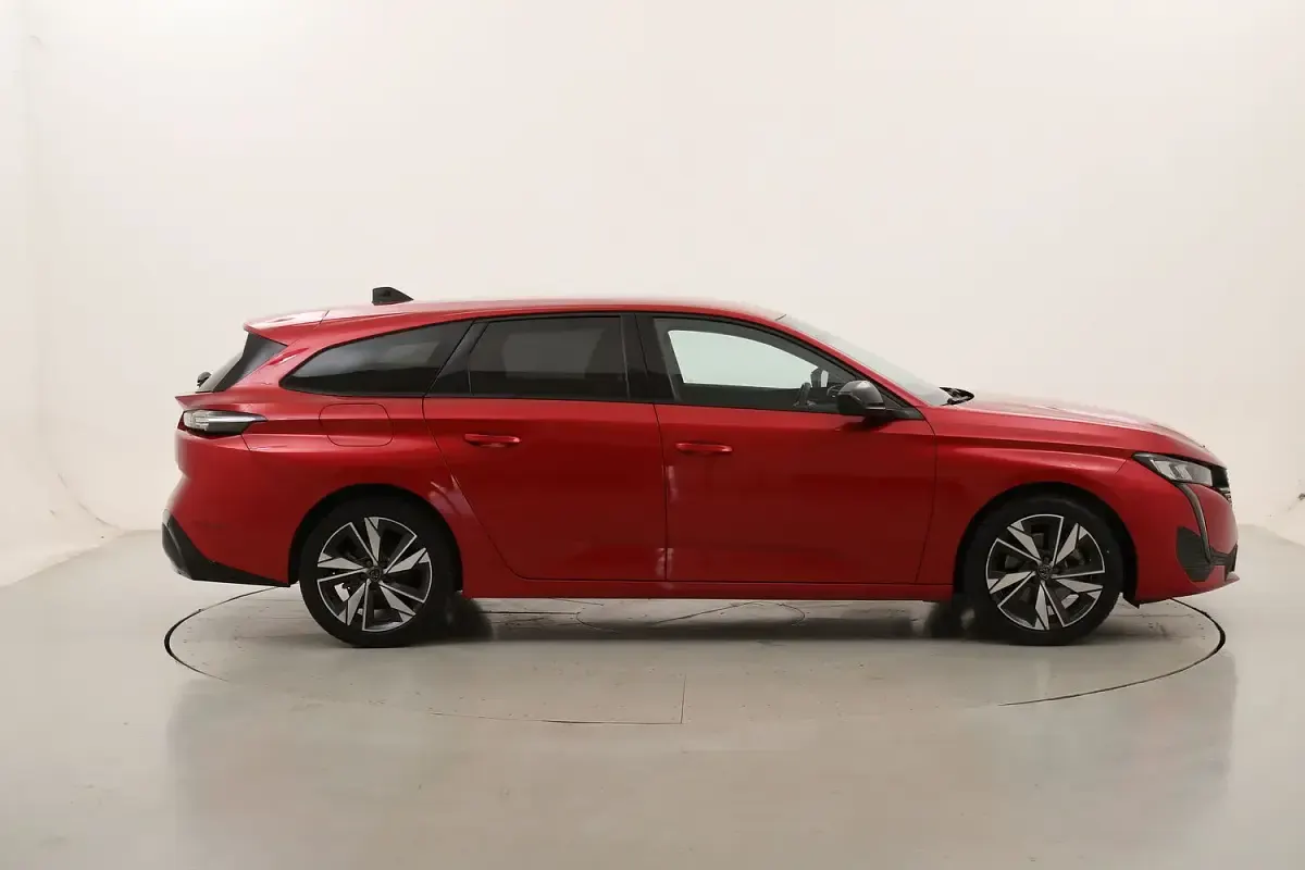 Usata Peugeot 308 SW Allure 131 CV (96 kW) 2022 Station wagon