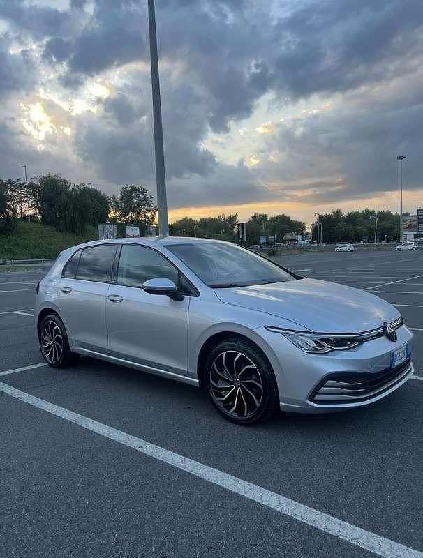 Usata VW Golf VIII Life 116 CV (85 kW) 2022 Berlina