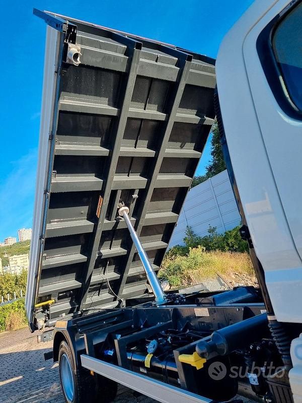 Usata Mitsubishi Canter 2022 Bianco