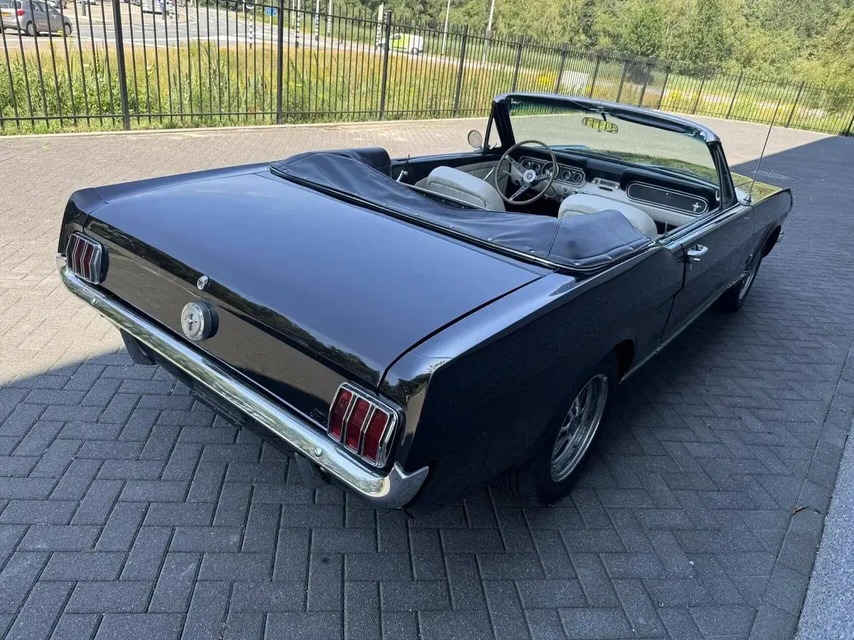 Usata Ford Mustang 324 CV (238 kW) 1966 Nero Cabrio
