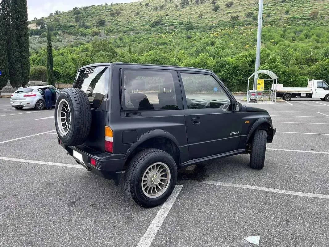 Usata Suzuki Vitara 79 CV (58 kW) 1991 Nero SUV