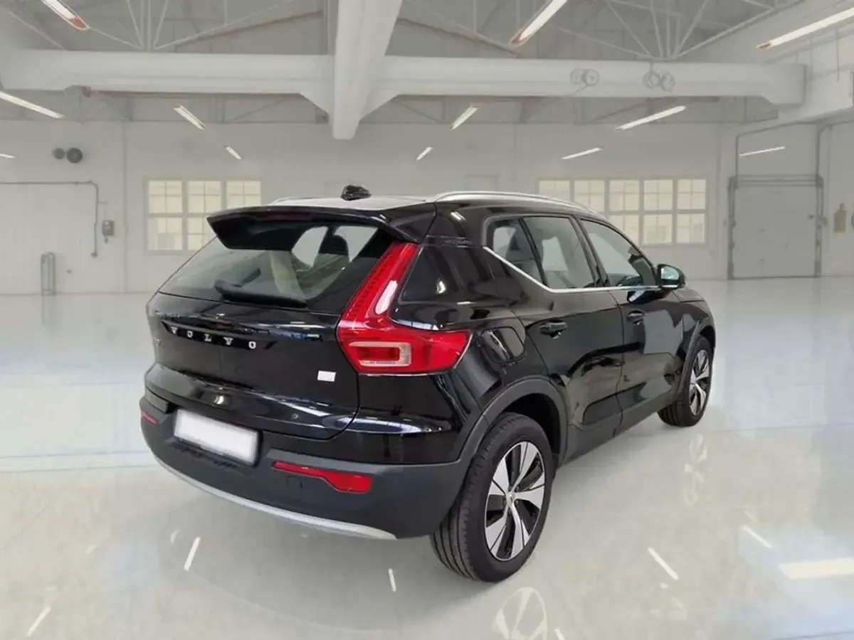 Usata Volvo XC40 129 CV (94 kW) 2021 Nero SUV