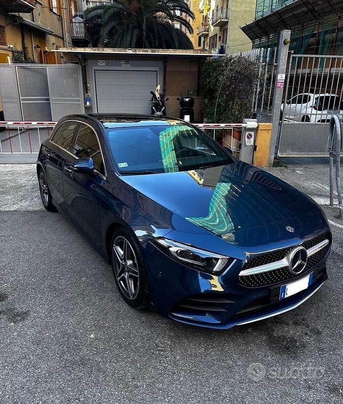Usata Mercedes A180 Premium 116 CV (85 kW) 2020 Blu Berlina