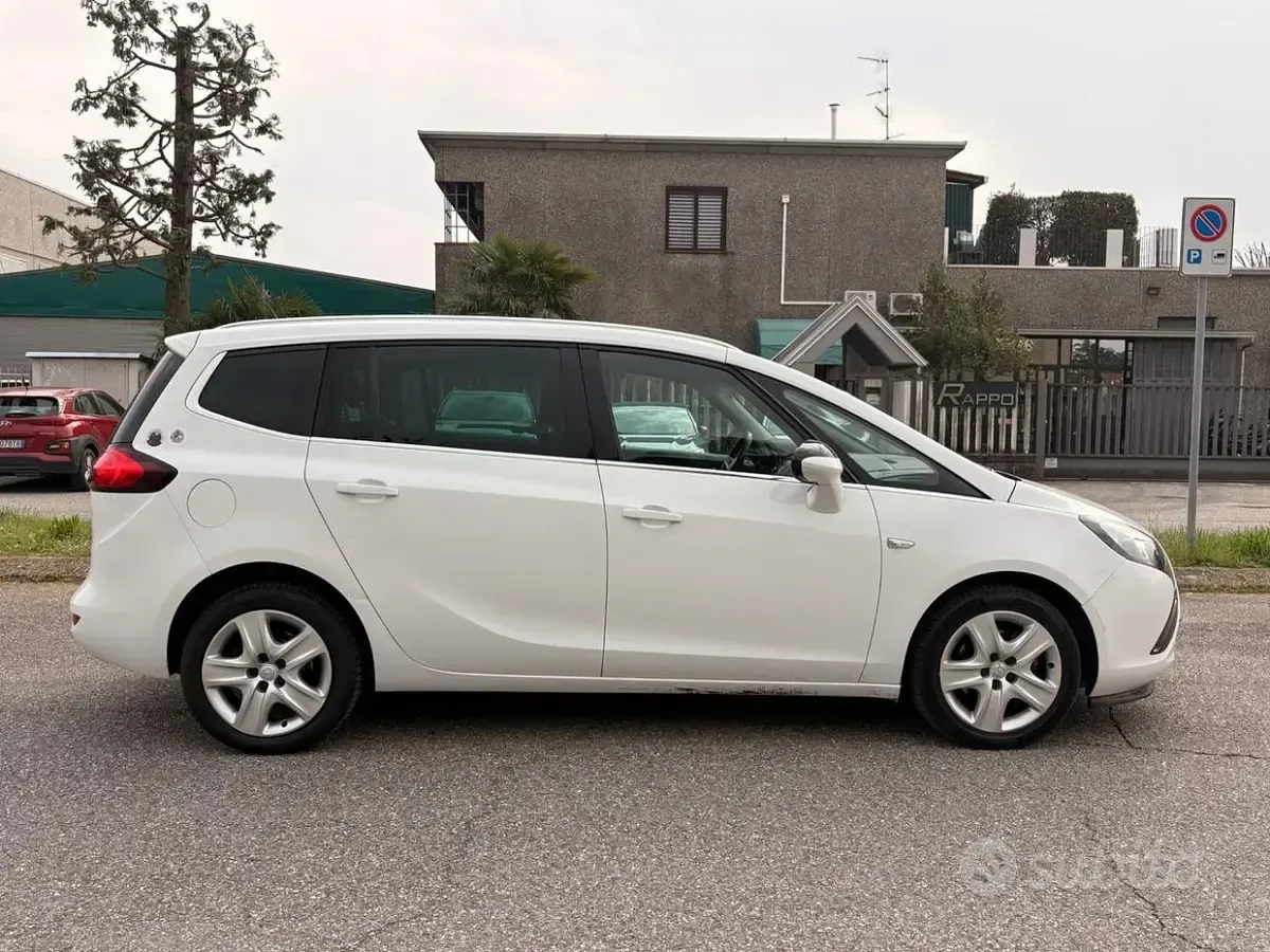 Usata Opel Zafira Tourer 150 CV (110 kW) 2014 Bianco Monovolume