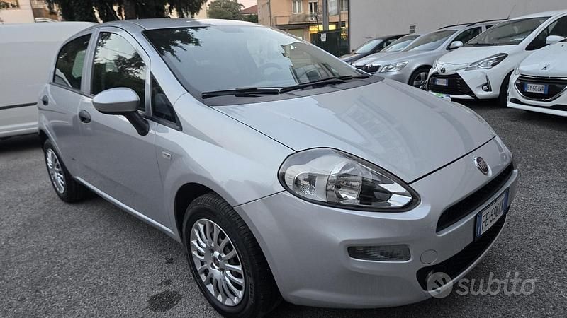 Usata Fiat Punto Lounge 77 CV (56 kW) 2016 Grigio Utilitaria