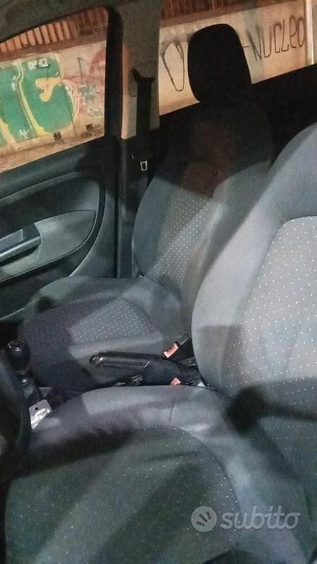 Usata Fiat Grande Punto Dynamic 65 CV (47 kW) 2008 Blu Utilitaria