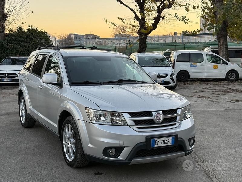 Usata Fiat Freemont Lounge 170 CV (125 kW) 2012 Grigio SUV
