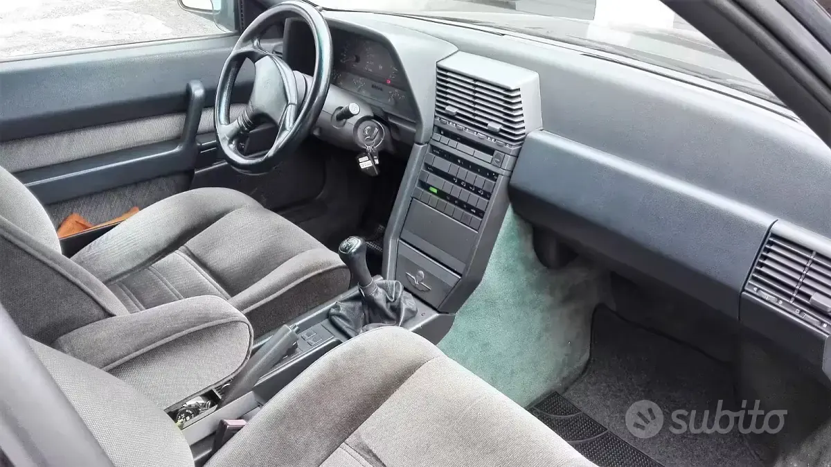 Usata Alfa Romeo 164 145 CV (106 kW) 1989 Verde Berlina