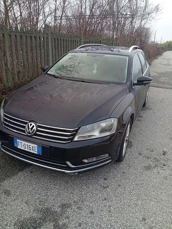 Usata VW Passat Highline 140 CV (102 kW) 2011 Berlina