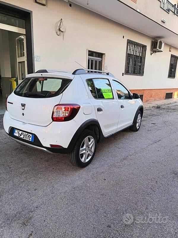 Usata Dacia Sandero 90 CV (66 kW) 2015 Bianco Berlina