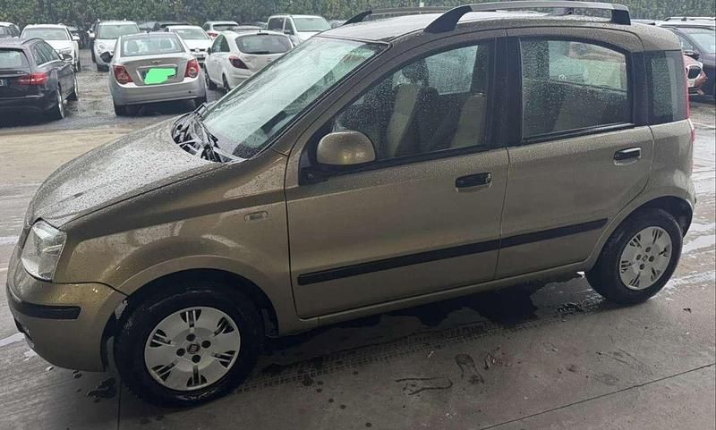 Other Usata 2010 Fiat Panda Emotion Due volumi | 3999 € (Buon prezzo) - Immagine 1/4