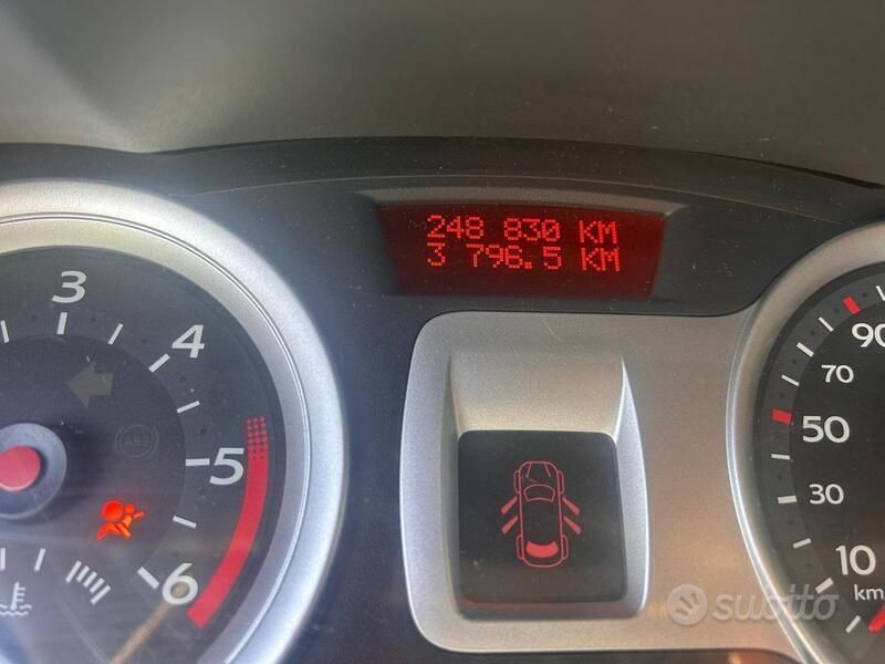 Usata Renault Clio II 85 CV (62 kW) 2008 Nero Utilitaria