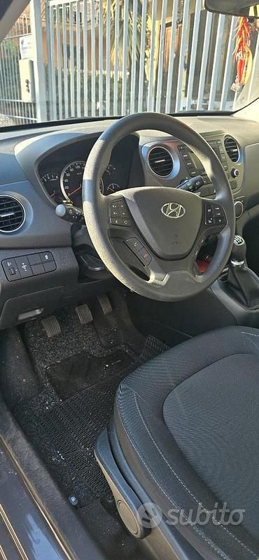 Usata Hyundai i10 83 CV (61 kW) 2017 Grigio Utilitaria
