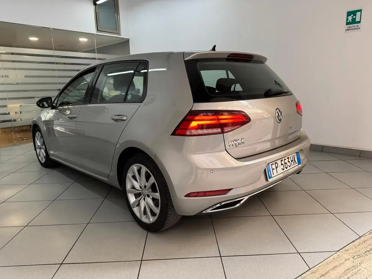Usata VW Golf VII Highline 115 CV (84 kW) 2018 Grigio Berlina
