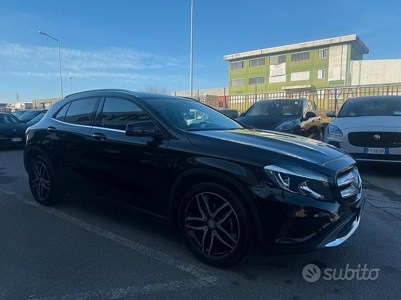 Usata Mercedes GLA180 Business 109 CV (80 kW) 2016 Nero SUV