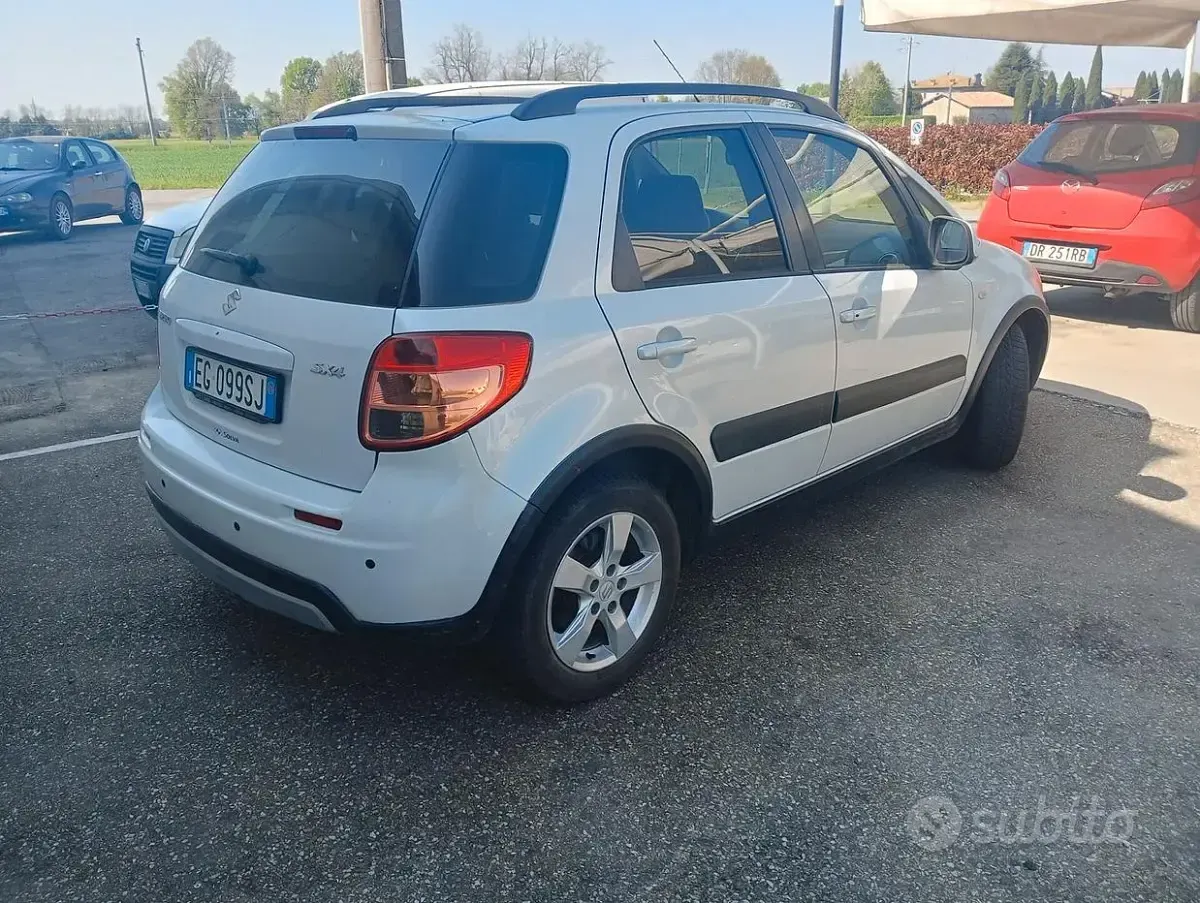 Usata Suzuki SX4 GLX 120 CV (88 kW) 2011 Bianco SUV