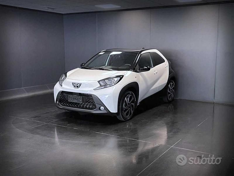 Usata Toyota Aygo X 72 CV (52 kW) 2025 Bianco SUV