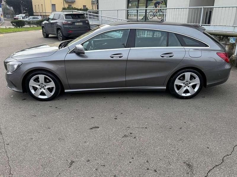 Usata Mercedes CLA180 109 CV (80 kW) 2018 Grigio Berlina