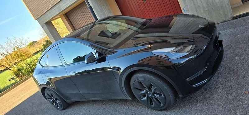 Usata Tesla Model Y 152 kW (208 CV) 2023 Nero SUV