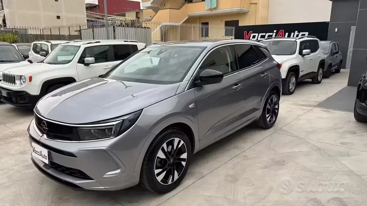 Usata Opel Grandland X Business Elegance 131 CV (96 kW) 2022 Grigio SUV