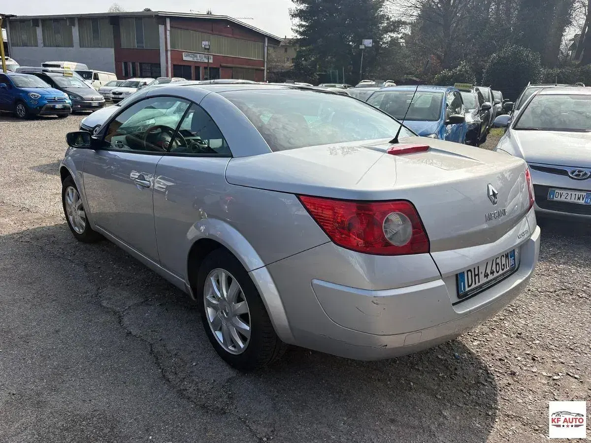 Usata Renault Mégane Dynamique 110 CV (80 kW) 2007 Argento Cabrio