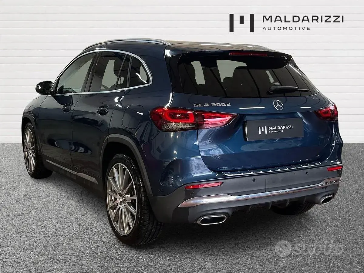Occasion Mercedes GLA200 Premium 150 ch (110 kW) 2023 Bleue SUV