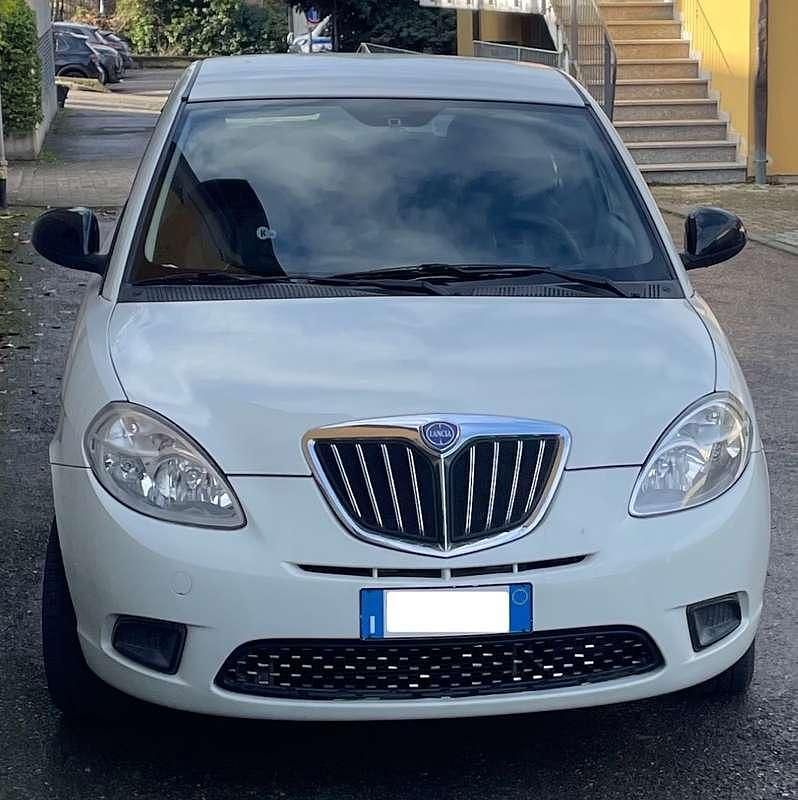 Usata Lancia Ypsilon 75 CV (55 kW) 2010 Utilitaria