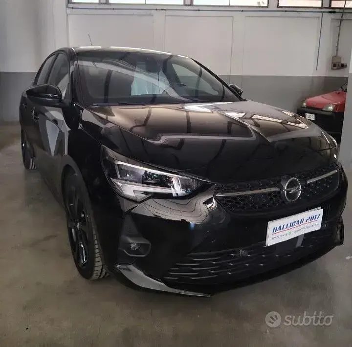 Usata Opel Corsa GS Line 102 CV (75 kW) 2020 Nero Utilitaria