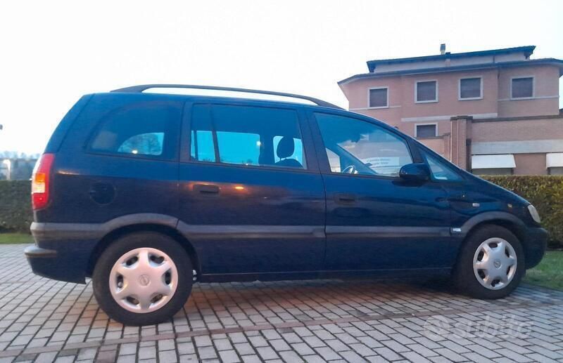 Blu Usata 2001 Opel Zafira Comfort Monovolume | 850 € (Buon prezzo) - Immagine 1/2