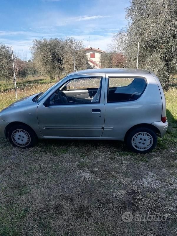 Usata Fiat 600 54 CV (39 kW) 2004 Grigio Utilitaria
