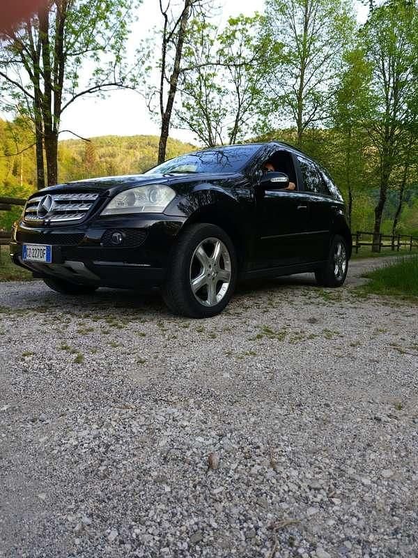 Usata Mercedes ML320 Chrome 224 CV (164 kW) 2006 Nero SUV