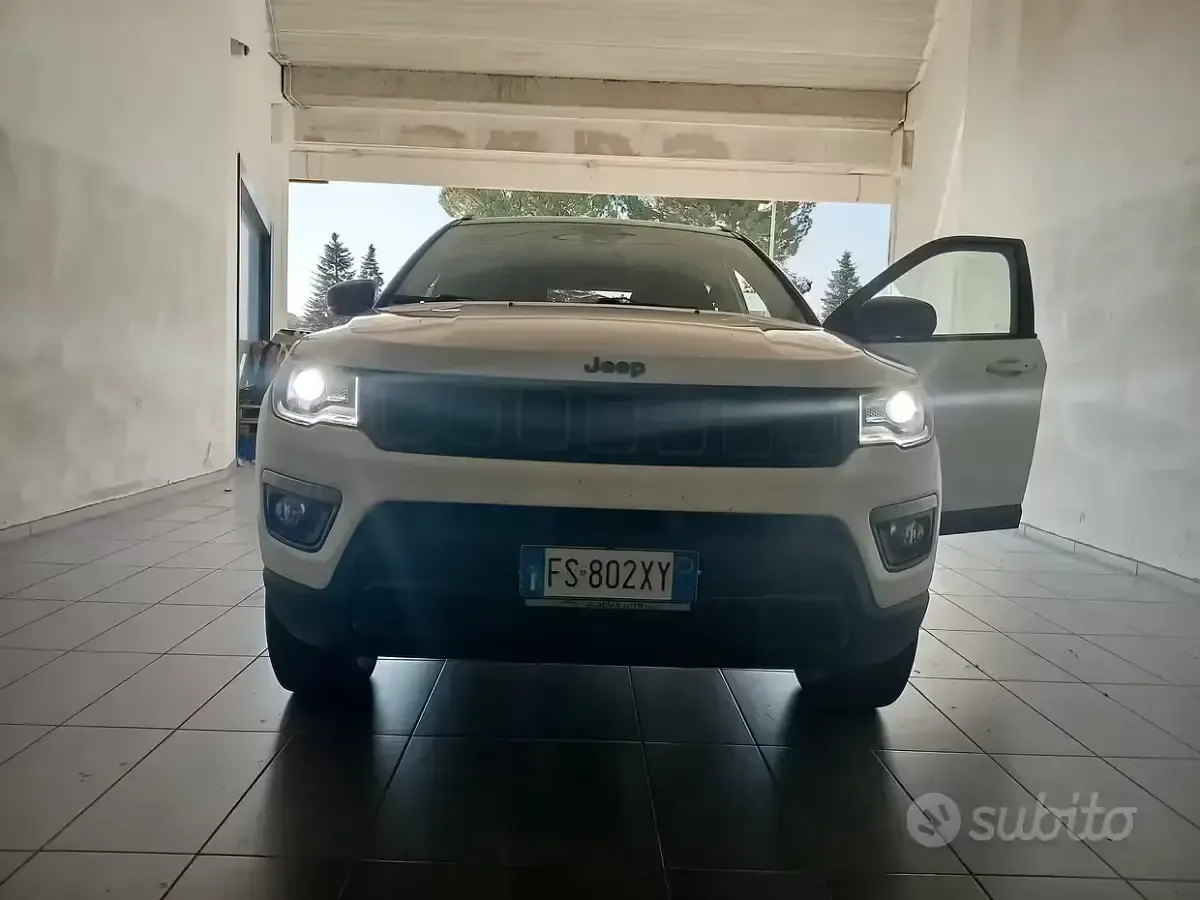 Usata Jeep Compass Trailhawk 170 CV (125 kW) 2018 Bianco SUV