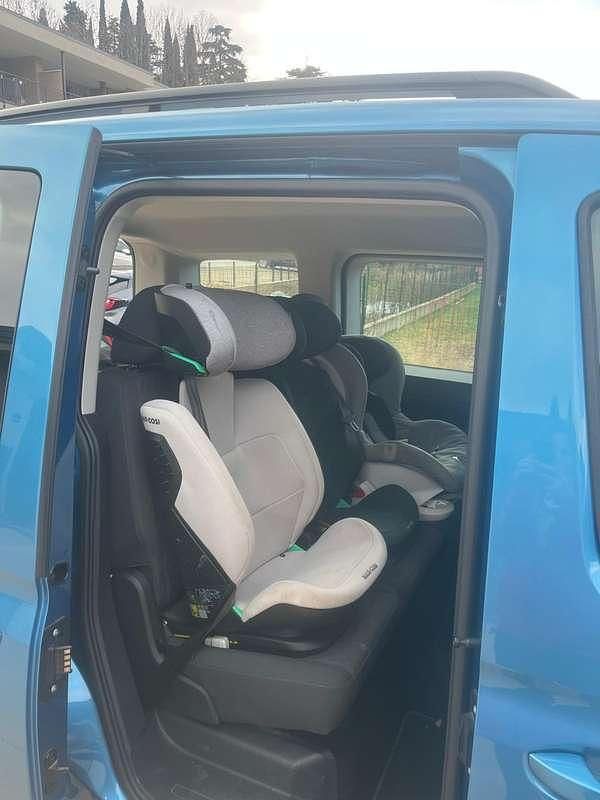 Usata VW Caddy Life 102 CV (75 kW) 2022 Blu/azzurro Monovolume