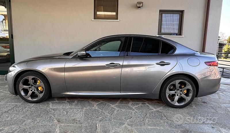Usata Alfa Romeo Giulia Business 160 CV (117 kW) 2020 Grigio Berlina