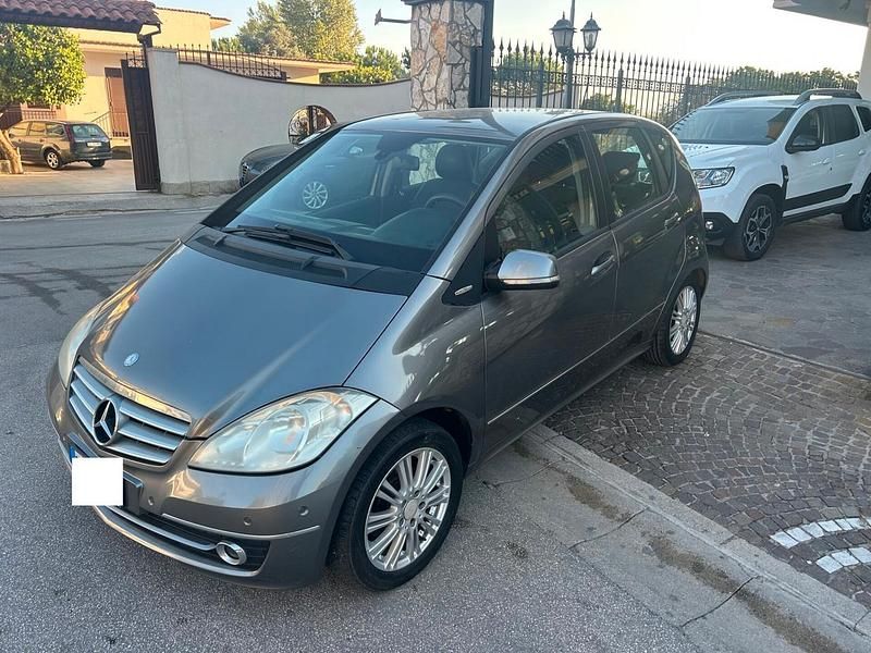Usata Mercedes A150 Avantgarde 95 CV (69 kW) 2009 Argento Berlina