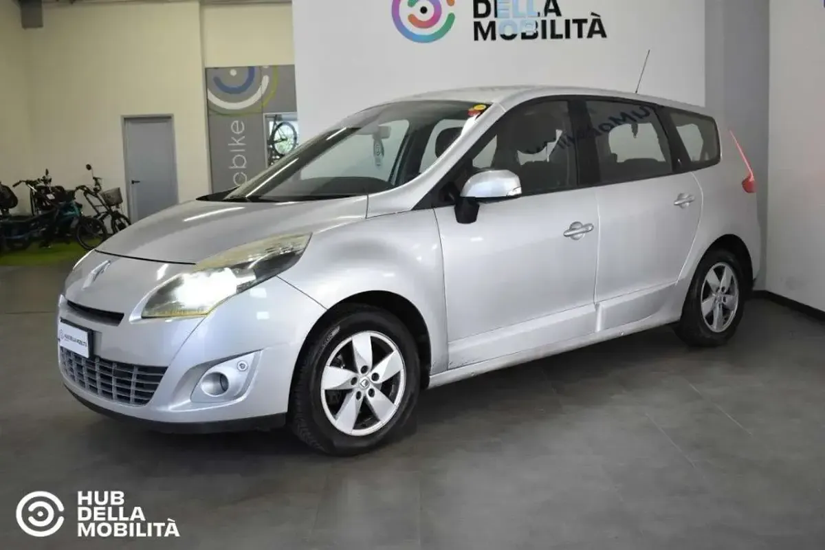 Usata Renault Scénic Dynamique 131 CV (96 kW) 2010 Argento Monovolume