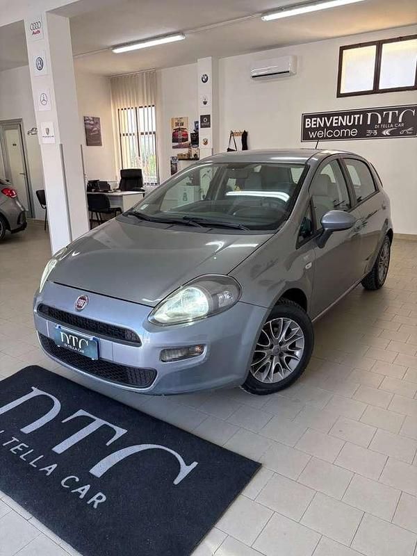 Grigio Usata 2012 Fiat Punto Evo Dynamic Due volumi | 3700 € (Buon prezzo) - Immagine 1/4