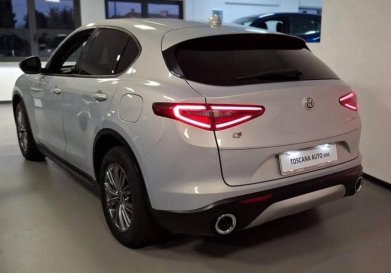 Usata Alfa Romeo Stelvio Business 190 CV (139 kW) 2021 Bianco SUV