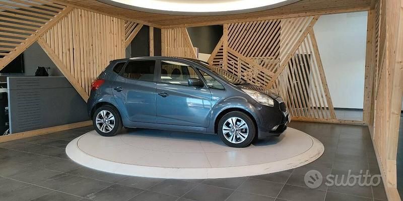 Usata Kia Venga 90 CV (66 kW) 2016 Grigio Utilitaria