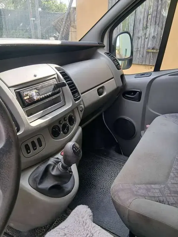 Usata Opel Vivaro 101 CV (74 kW) 2006 Bianco Monovolume