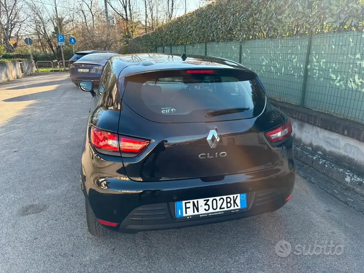 Usata Renault Clio IV 73 CV (53 kW) 2018 Nero Berlina